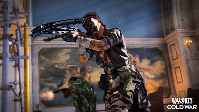 A Call of Duty: Black Ops Cold War player takes on enemies with the R1 crossbow